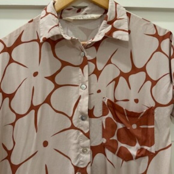 Citrine Short Sleeve Floral button down shirt - Picture 6 of 6